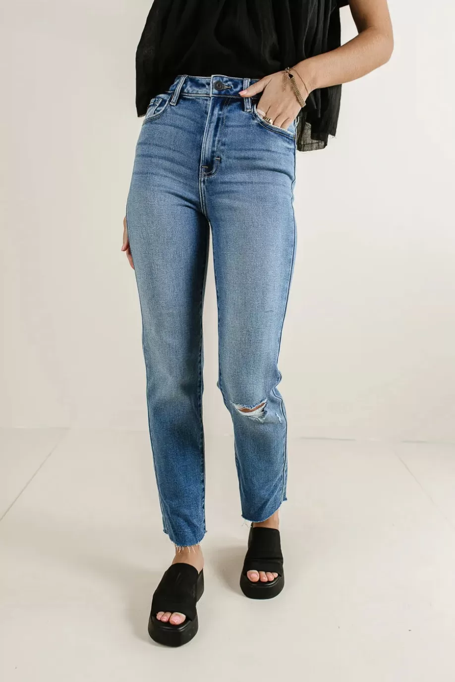 Best Amelia Distressed Jeans in Medium Wash DENIM