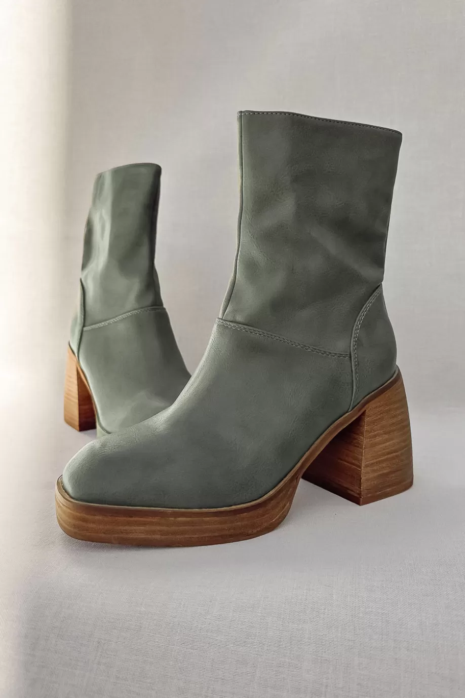 Sale Foster Heeled Boots in - FINAL SALE SHOES | SHOES