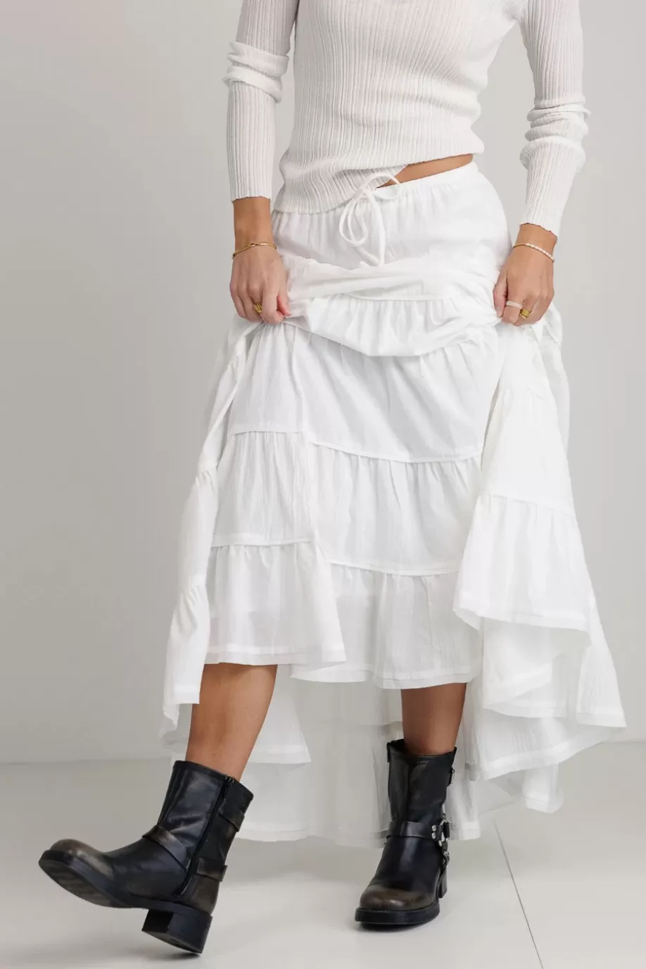 Outlet Kenzington Tiered Skirt in SKIRTS