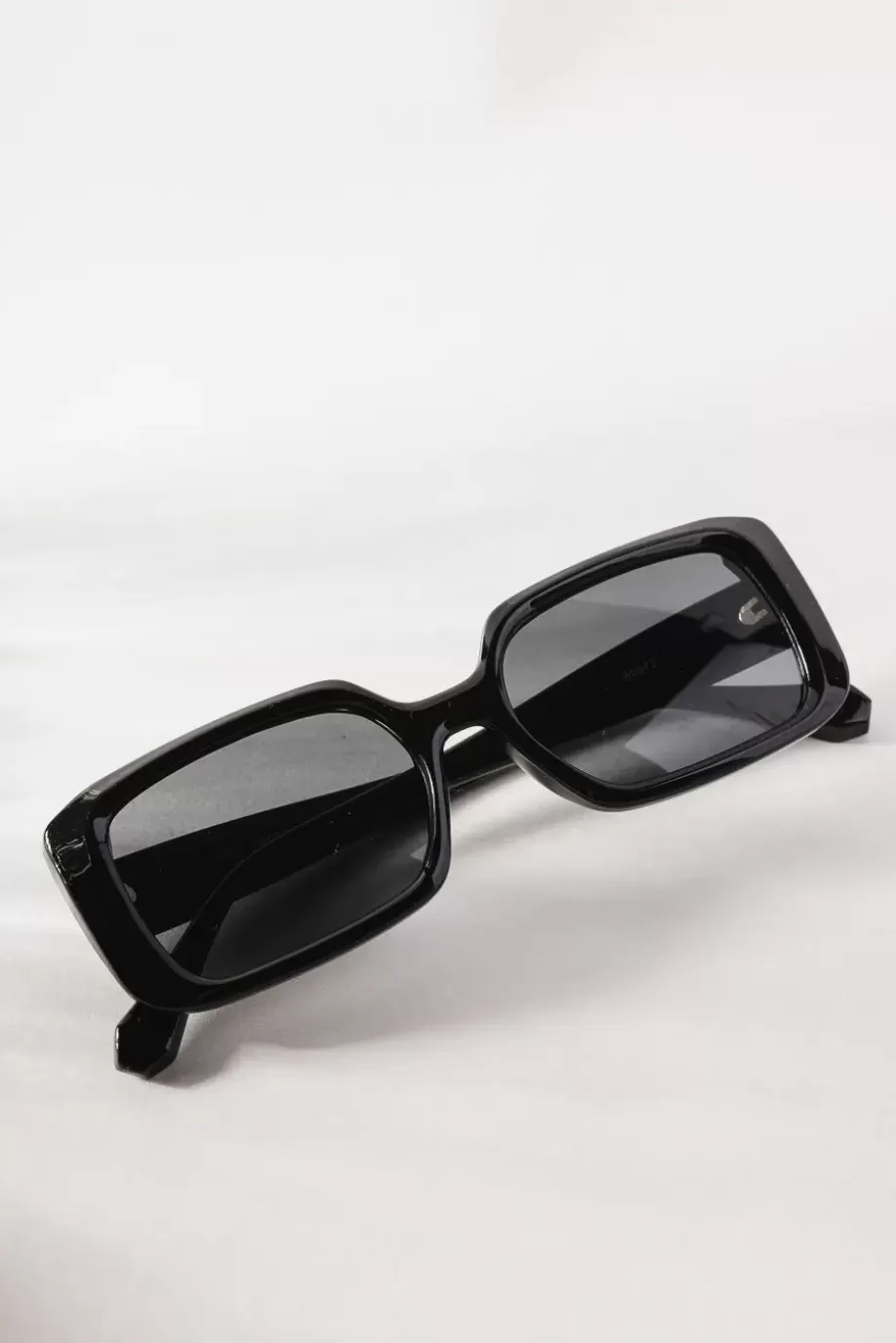 Store Lauryn Sunglasses in SUNGLASSES