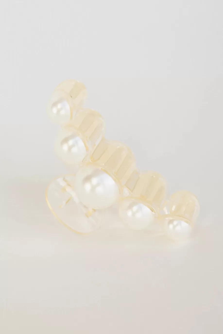 Hot Oversized Pearl Claw Clip in Large HAIR ACCESSORIES | HAIR ACCESSORIES