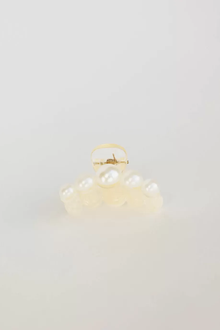 Flash Sale Oversized Pearl Claw Clip in Small HAIR ACCESSORIES | HAIR ACCESSORIES