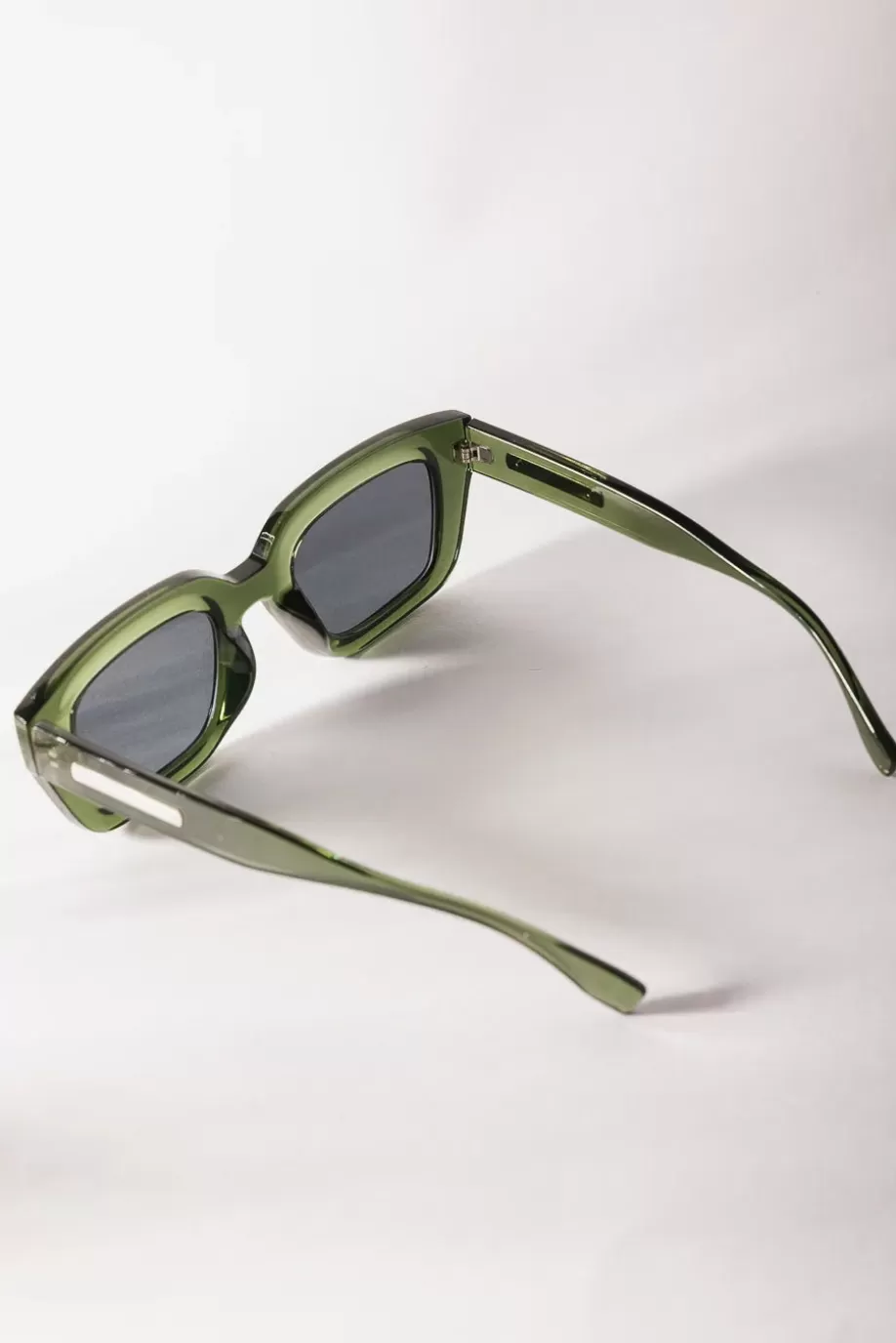 Store Shalee Sunglasses in Hunter Green SUNGLASSES