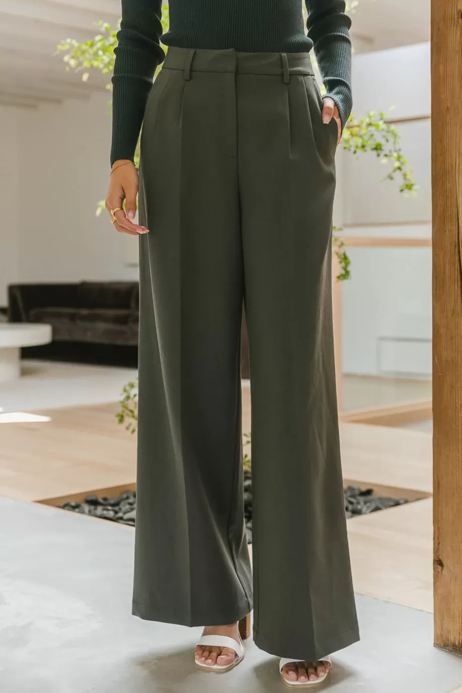 Store Tobi Wide Leg Pants in - FINAL SALE PANTS